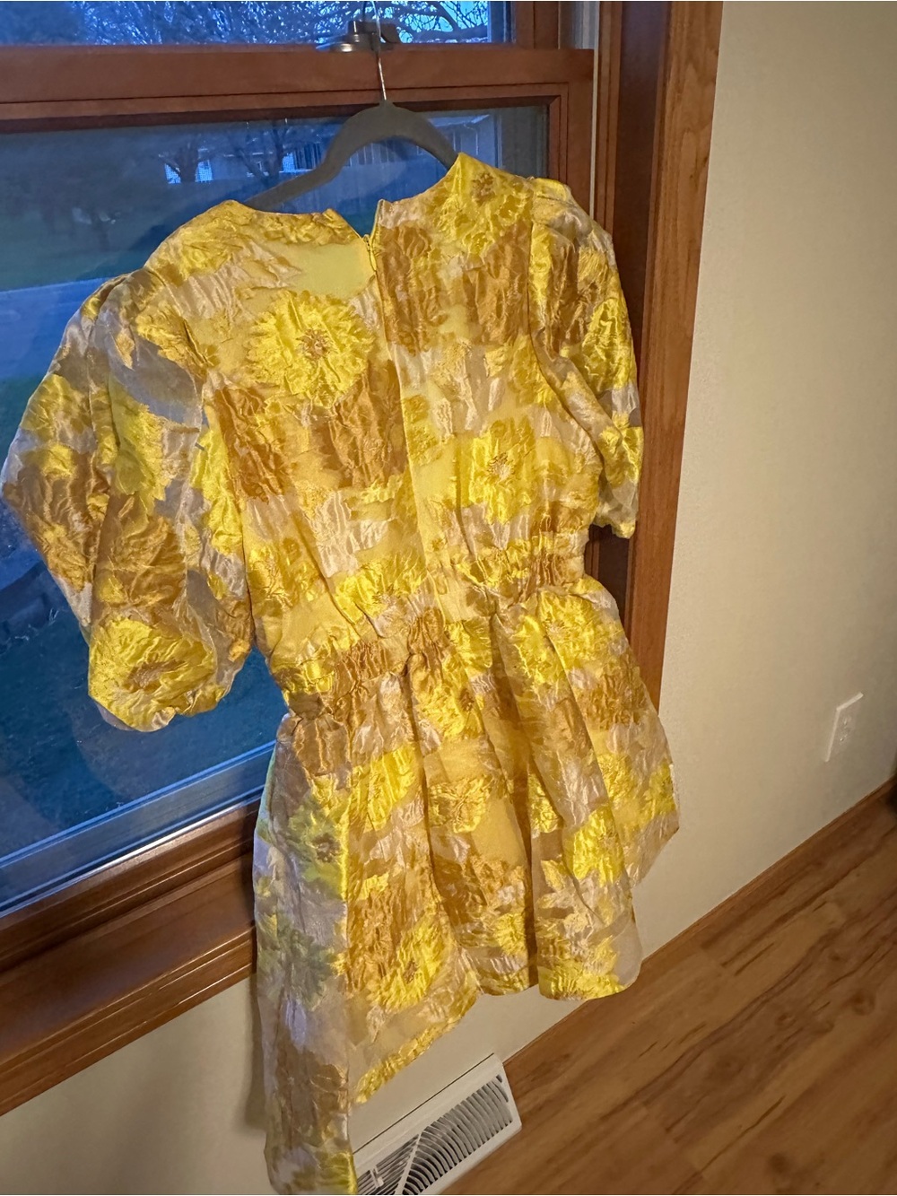 Yellow Floral Puff-Sleeve Mini Dress with V-Neck - Picture 4 of 6